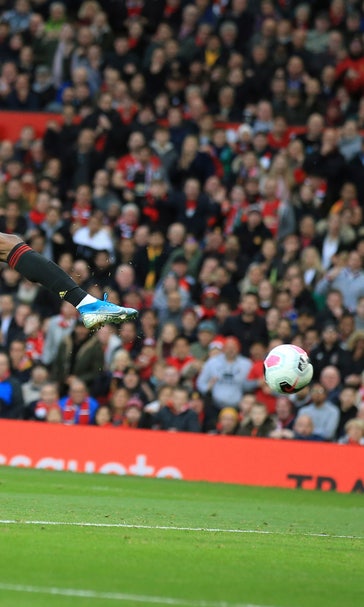 Liverpool drops first points in 1-1 draw at Man United